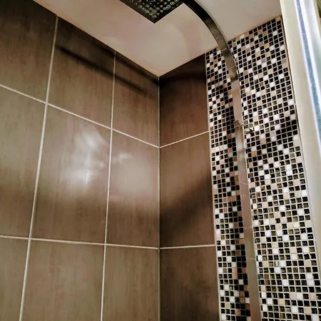 Ravissant Avec Jardin, Refait A Neuf, 2 A 5 Pers