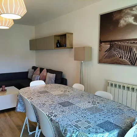 Ravissant Avec Jardin, Refait A Neuf, 2 A 5 Pers