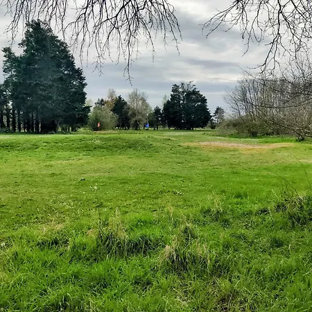 Ravissant Avec Jardin, Refait A Neuf, 2 A 5 Pers