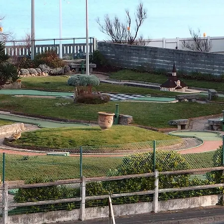 Ravissant Avec Jardin, Refait A Neuf, 2 A 5 Pers