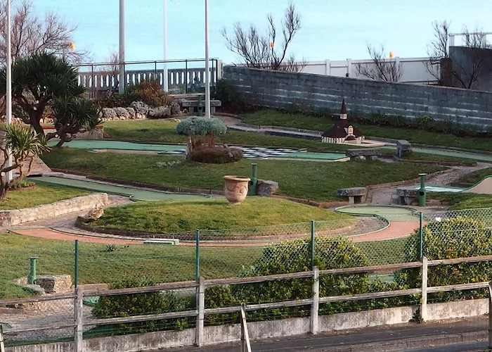 Ravissant Avec Jardin, Refait à Neuf, 2 à 5 Pers